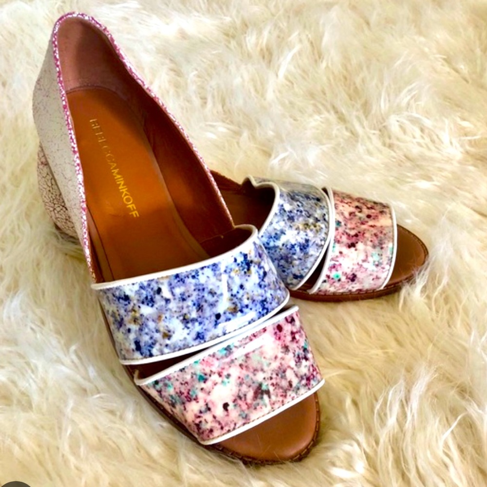 REBECCA MINKOFF “SADIE” SIZE 7.5 IN PASTEL COLORS